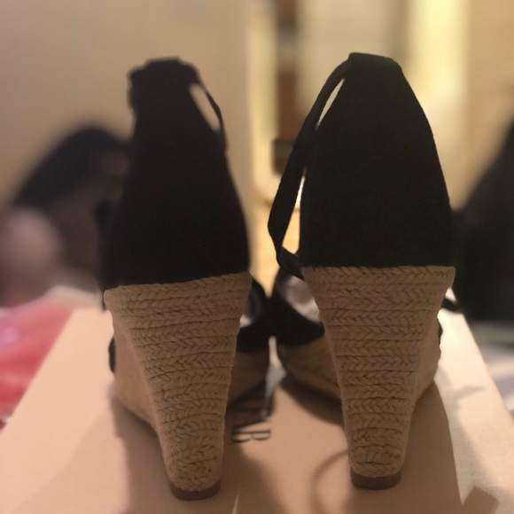 Black wedge heel sandals - Picture 2 of 3